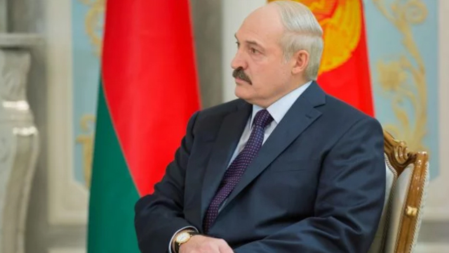 Лукашенко вважає, що коронавірус створили, щоб “переділити світ”