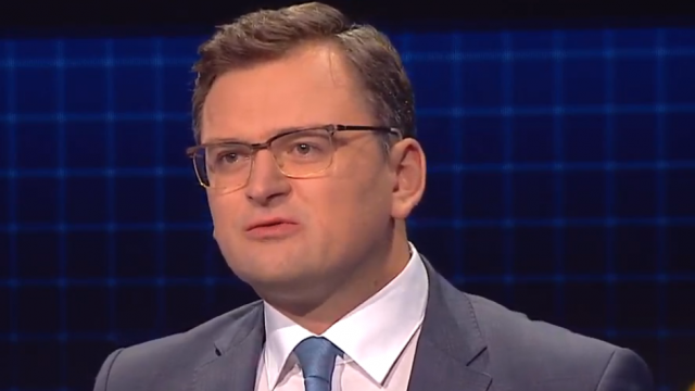 Кулеба пообіцяв нагородити дипломатів, які борються з коронавірусом