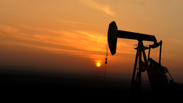 Цена на нефть рухнула до минимума за 13 месяцев из-за коронавируса в Китае