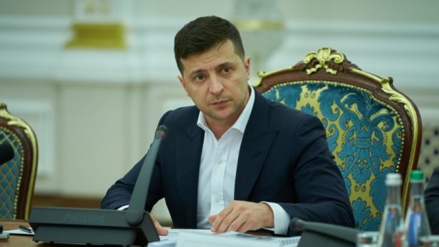 Після пандемії коронавірусу: Зеленський запросив Макрона в Україну