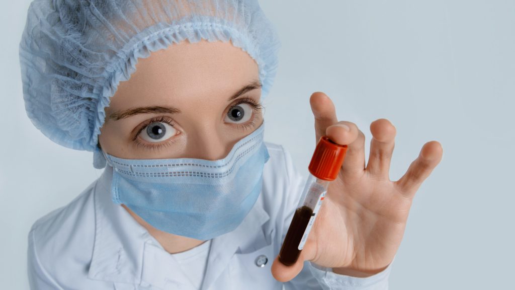 80% заболевших переносят коронавирус в легкой форме