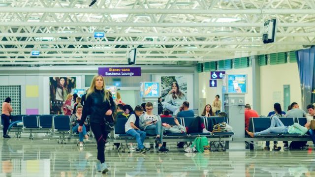 МОЗ радить утриматися від подорожей Україною та світом через коронавірус