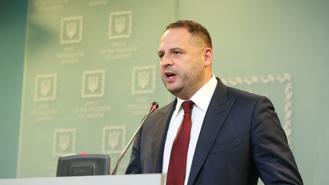 Занадто “позитивні” новини: Єрмак захворів на коронавірус