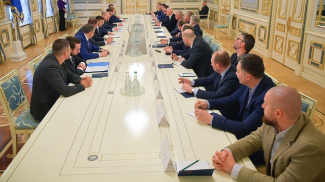 Зеленський – бізнесу: Ситуація з коронавірусом не критична, але допомога потрібна