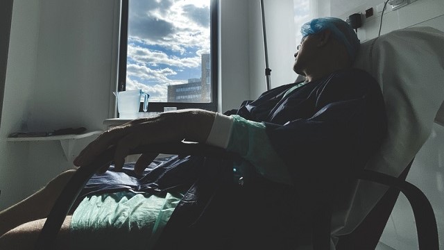 У Франції коронавірус спричинив у чоловіка болісну 4-годинну ерекцію