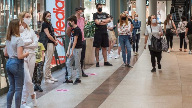 Вакцинация в Украине и сотня отмененных авиарейсов в Китае: Covid-новости за 19 июня
