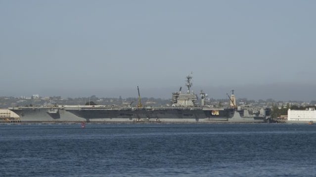 У трьох моряків авіаносця Теодор Рузвельт виявили коронавірус