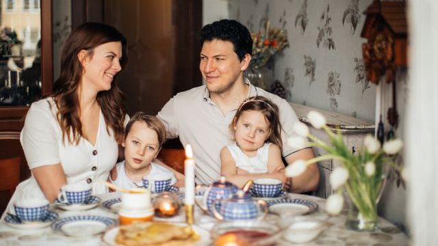 Более 50% украинцев сообщили о росте напряженности в семьях во время Covid-19