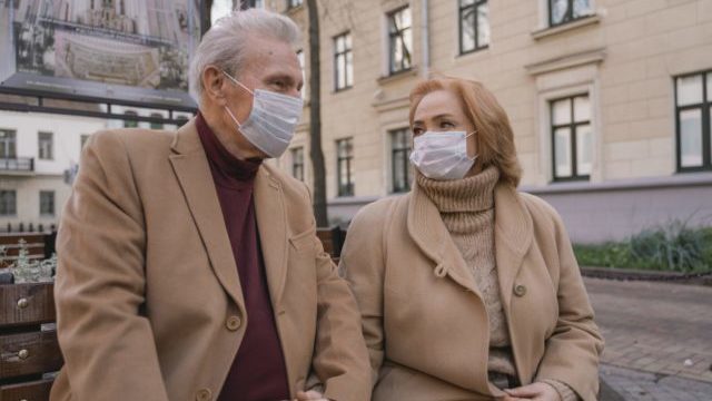 Какие штаммы коронавируса есть в Украине и эффективны ли против них вакцины