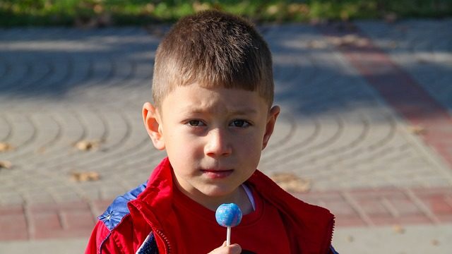 Почему ребенок отказывается от еды: отвечает педагог-психолог
