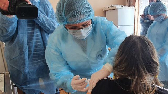 У Канаді вперше померла людина через наслідки від вакцинації AstraZeneca