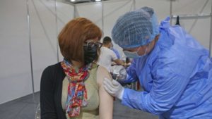 В автобусах и палатках: в Киеве будут работать мобильные центры Covid-вакцинации