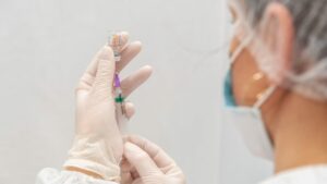 Ученые доказали, что вакцина против гриппа снижает даже высокий риск инсульта