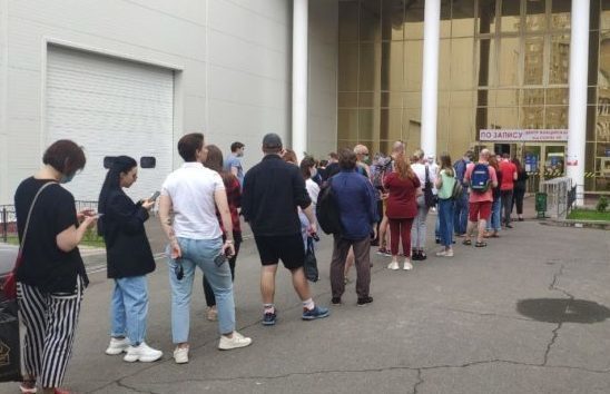 Найбільше – у Києві: скільки людей вакцинували від Covid-19 в Україні за вихідні