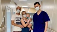 Доставили до лікарні гелікоптером: у Львові лікарі врятували немовля з вадою серця
