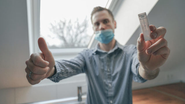 Невакциновані не зможуть в’їхати в Україну без ПЛР-тесту або самоізоляції