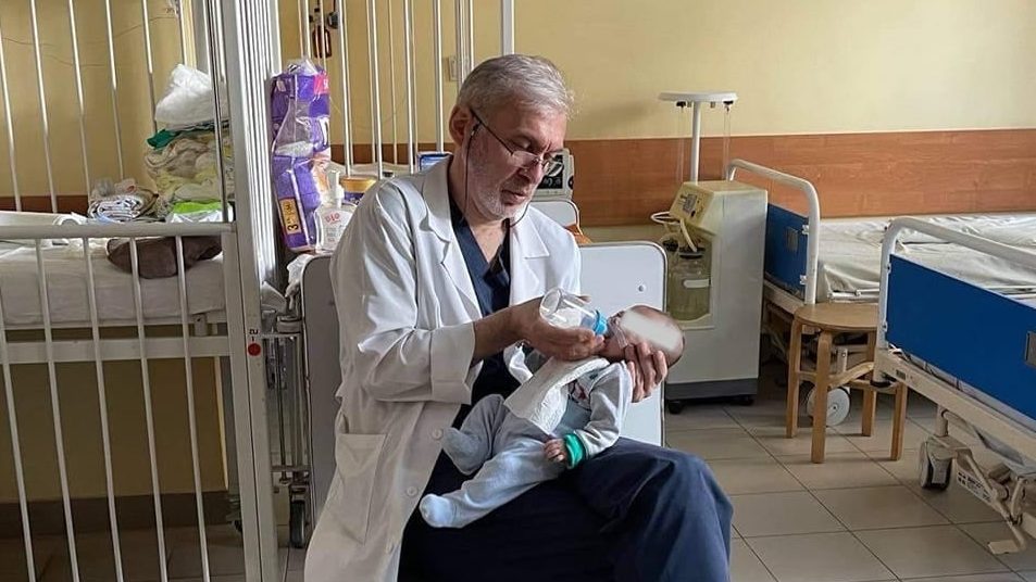 Народився без стравоходу: у Львові лікарі успішно сформували частину органа дитині