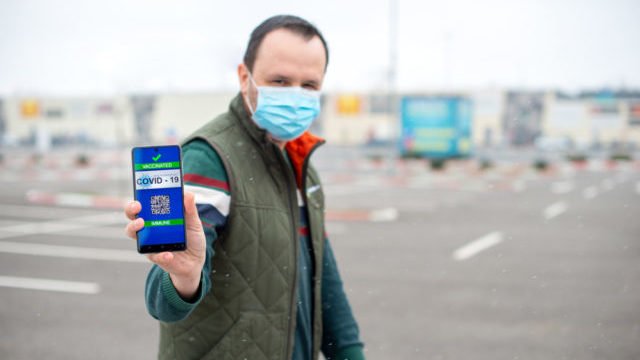 В Дії може відображатись підробний Covid-сертифікат – Мінцифри