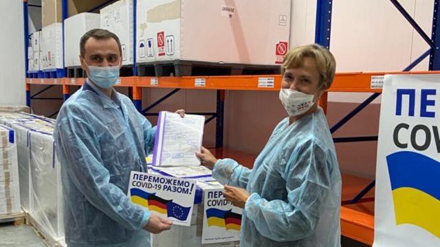 Германия передала Украине 1,5 млн доз Covid-вакцины