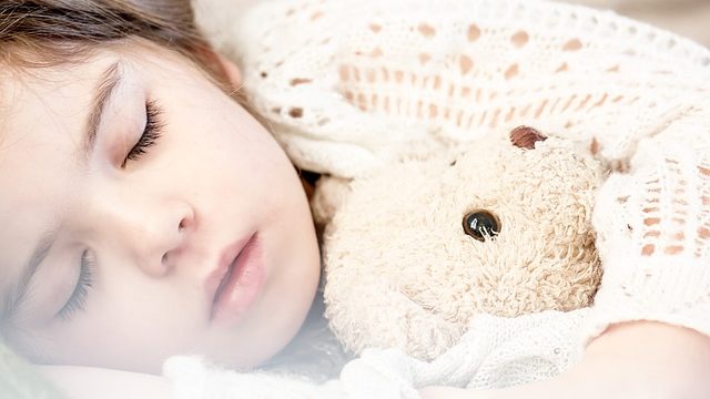 Знову ранній підйом. Як налаштувати режим сну після літньої відпустки