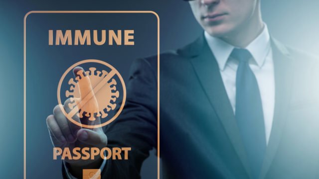 Обов’язкові Covid-паспорти у Великій Британії посилять сумніви у необхідності щеплення