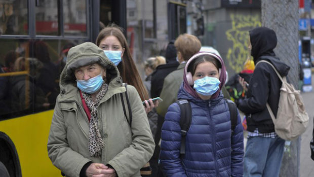 Понад 15 тис. нових випадків: кількість хворих на Covid-19 в Україні не зменшується