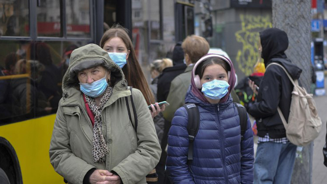 Понад 15 тис. нових випадків: кількість хворих на Covid-19 в Україні не зменшується