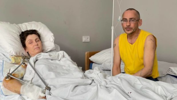 Рятують жінку з Попасної