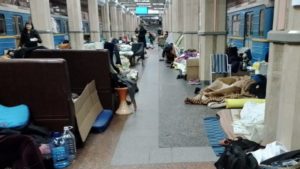 Во время воздушной тревоги: как не паниковать, но и не сдерживать эмоций