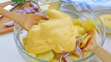 Картофельный салат с соусом айоли салат картопляний