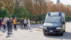 Допомога ЗСУ: українські актори придбали вже другу машину швидкої для армії