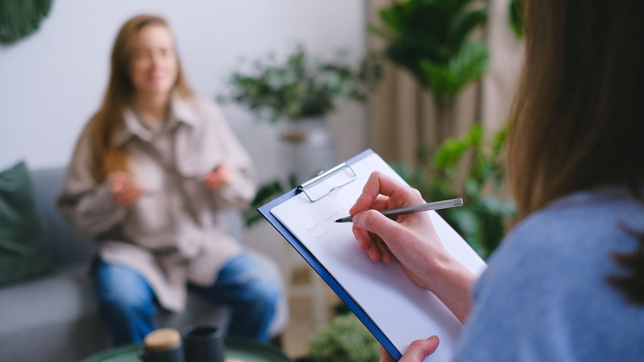 Удвічі менше українців їздять лікуватися додому з Польщі – дослідження