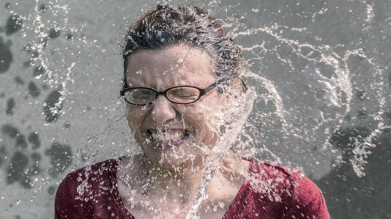 жінка, обличчя, краплі води