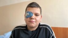 Он пережил шесть операций до 10 лет: во Львове лечат мальчика с опухолью гортани