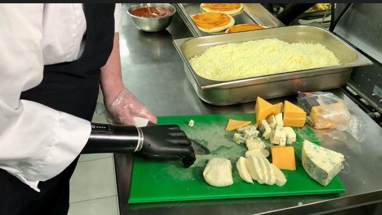 протез, кухар