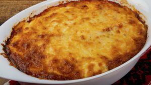 Баклажани з фаршем у духовці шарами під сирною скоринкою рецепт