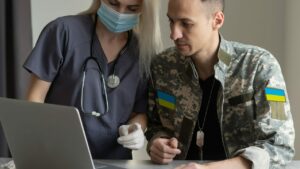 військові