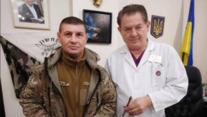 В Амосова видалили магнітом уламок