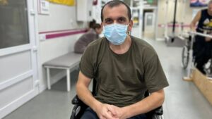 Осколочное ранение в поясницу привело к параличу ног: история реабилитации воина